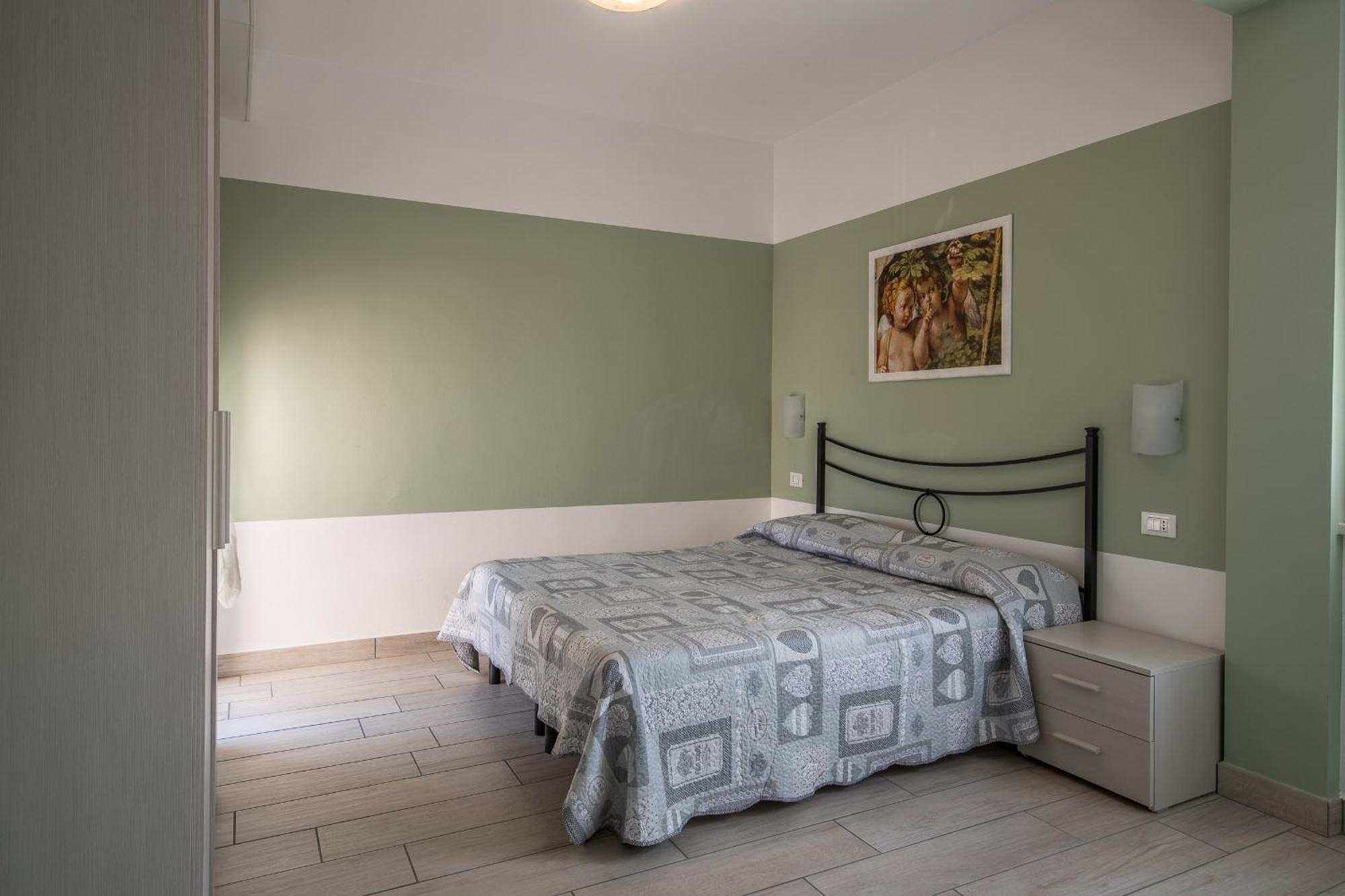 Appartamenti Residence Tulipano Сирмионе Екстериор снимка