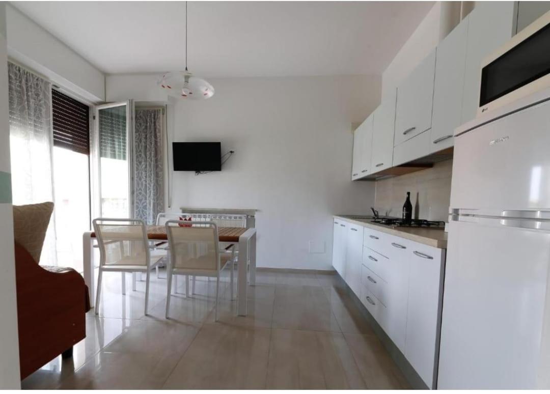 Appartamenti Residence Tulipano Сирмионе Екстериор снимка