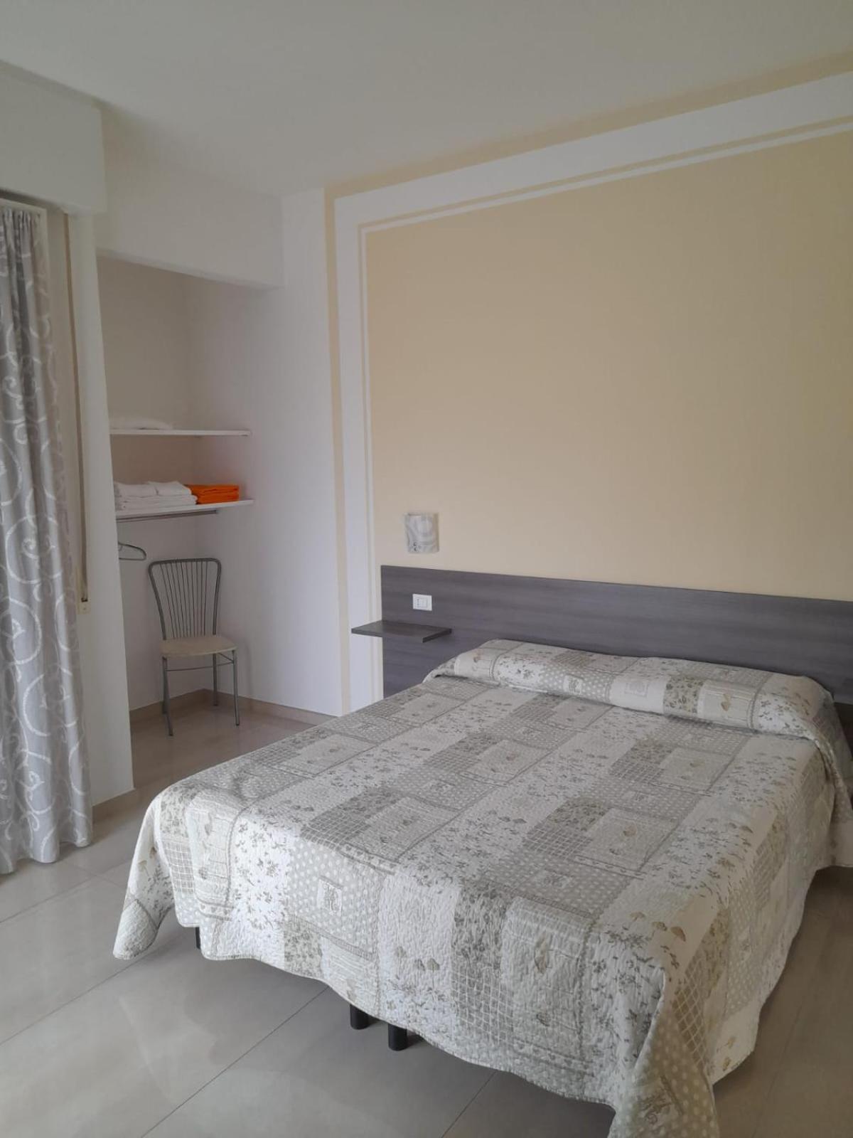 Appartamenti Residence Tulipano Сирмионе Екстериор снимка