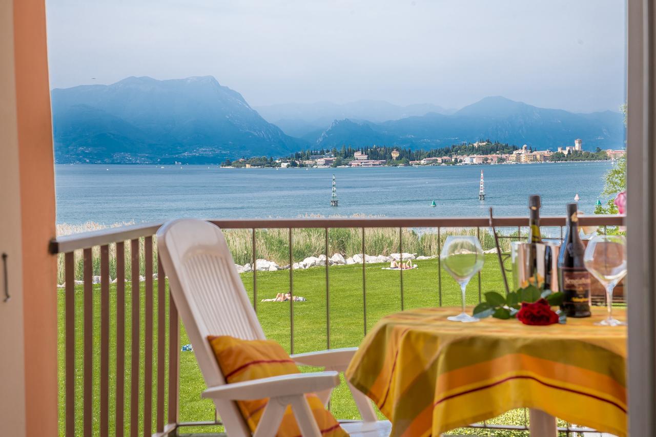 Appartamenti Residence Tulipano Сирмионе Екстериор снимка