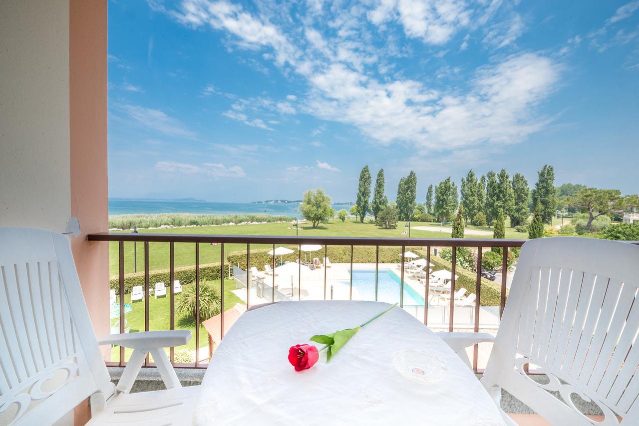 Appartamenti Residence Tulipano Сирмионе Екстериор снимка