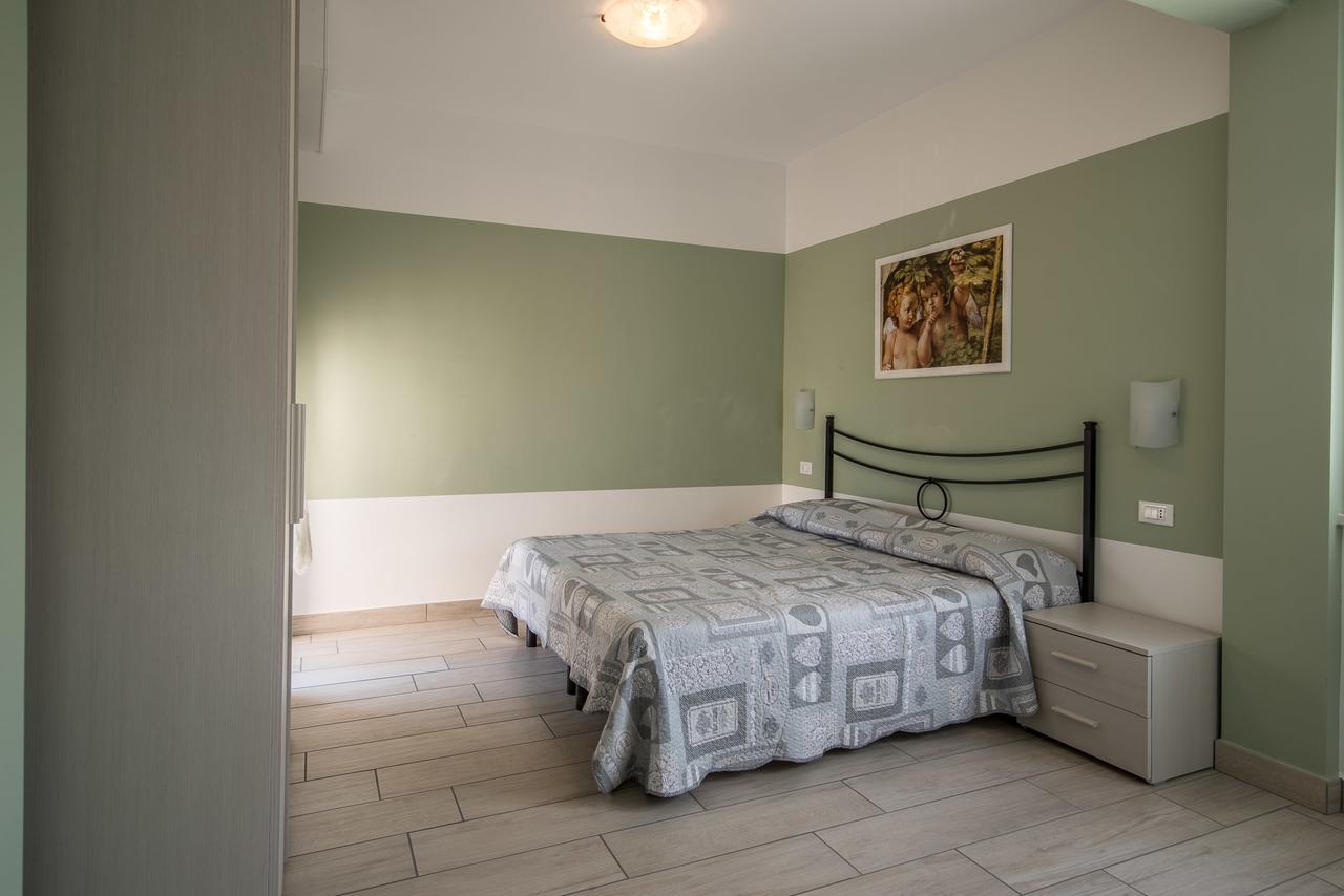 Appartamenti Residence Tulipano Сирмионе Екстериор снимка