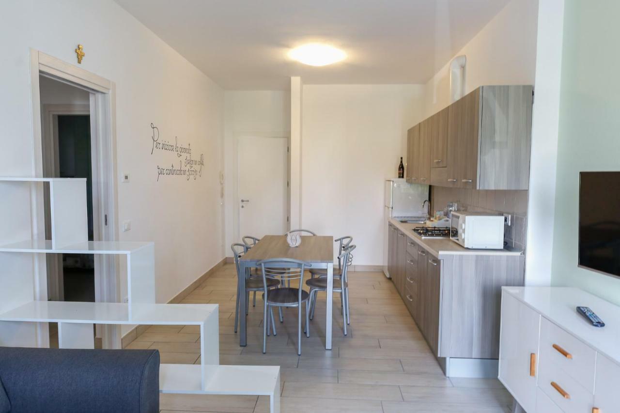 Appartamenti Residence Tulipano Сирмионе Екстериор снимка