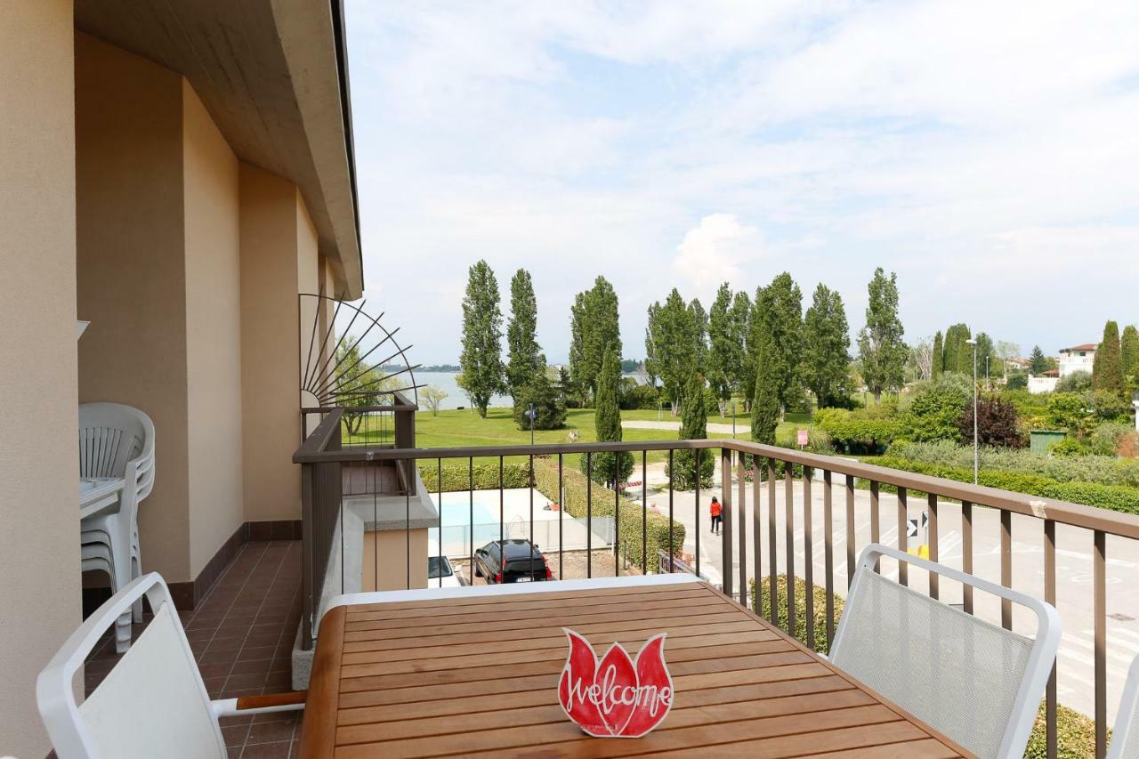 Appartamenti Residence Tulipano Сирмионе Екстериор снимка
