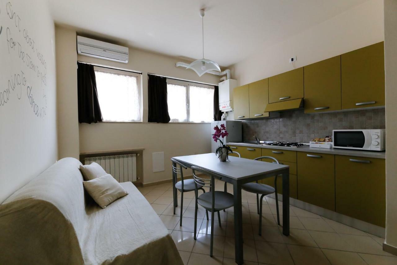 Appartamenti Residence Tulipano Сирмионе Екстериор снимка