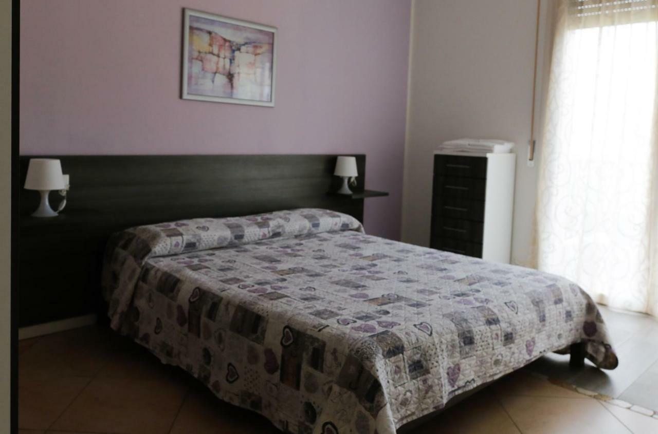 Appartamenti Residence Tulipano Сирмионе Екстериор снимка