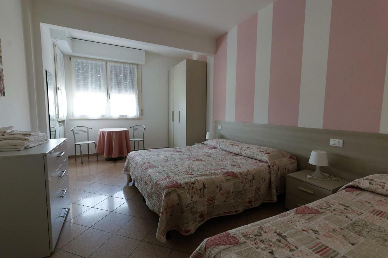 Appartamenti Residence Tulipano Сирмионе Екстериор снимка