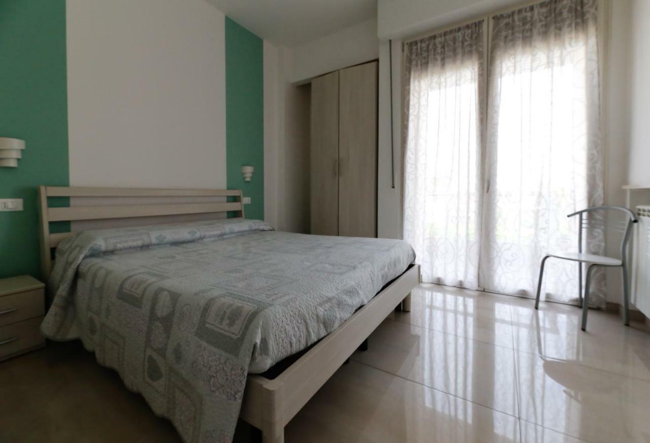 Appartamenti Residence Tulipano Сирмионе Екстериор снимка